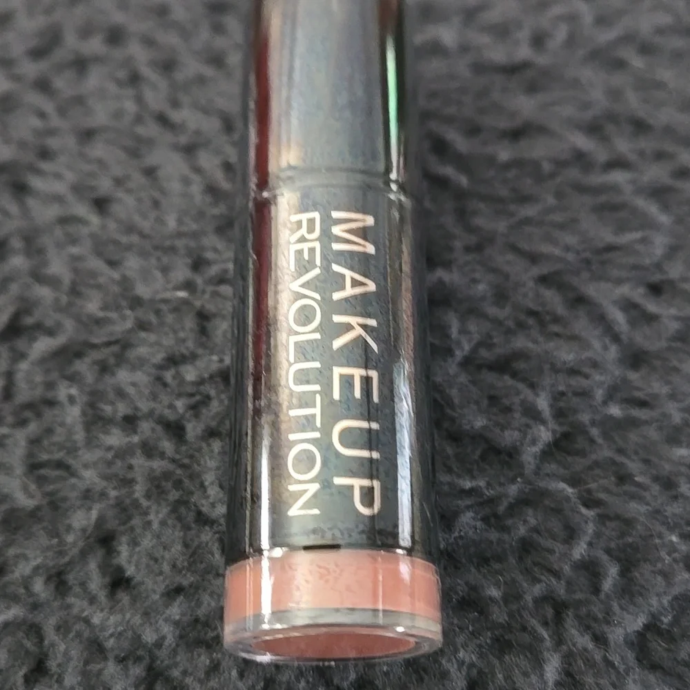 Makeup Revolution Lipstick - Nude